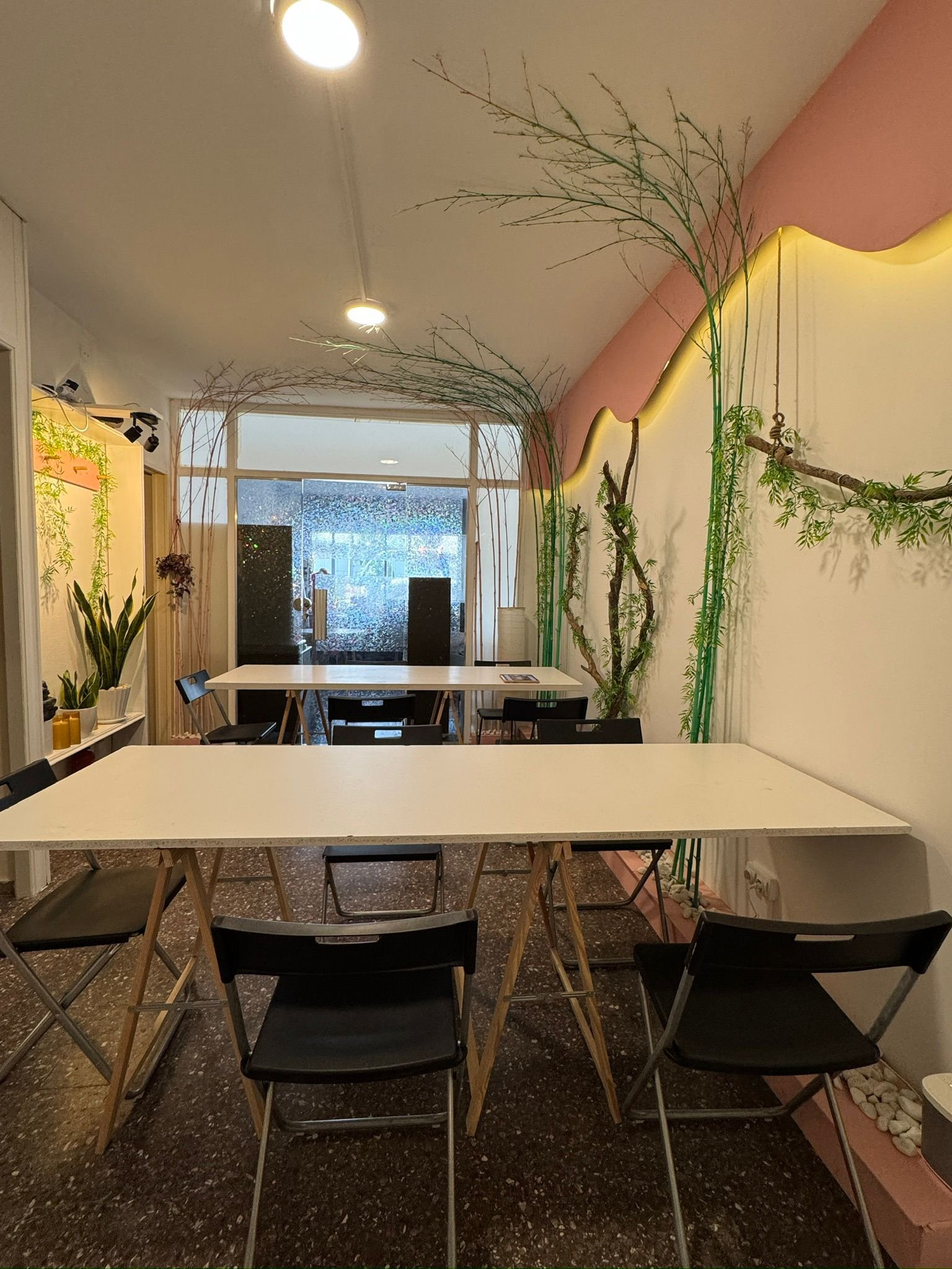 Zona de reuniones del showroom